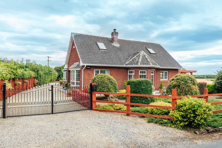 Crosskeys, Kildangan, Monasterevin, Kildare