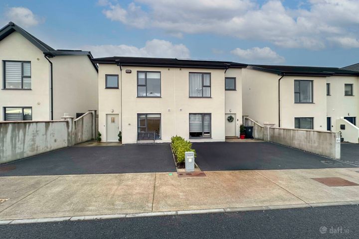32 Gort Na Fuinse, Headford,, Co Galway., H91DR6P