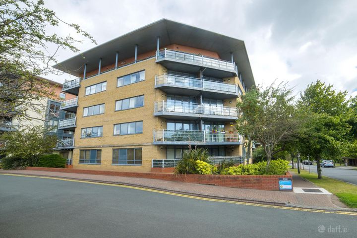 49 East Courtyard, Tullyvale, Cabinteely, Dublin 18, Dublin