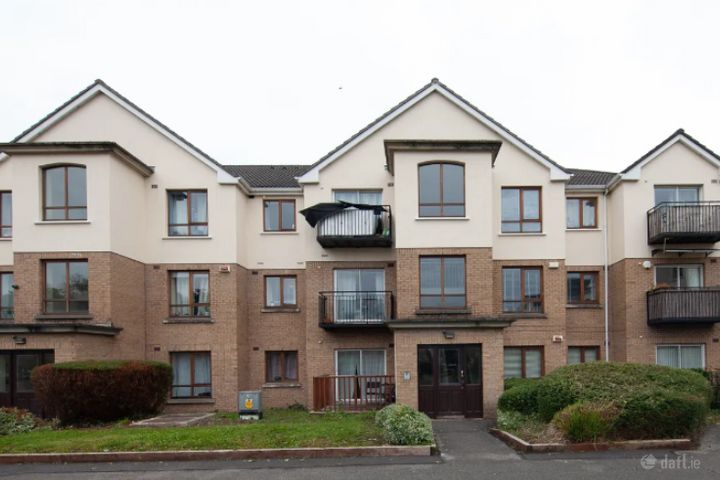 4 The Square, Larch Hill, D17 H355, Dublin 17