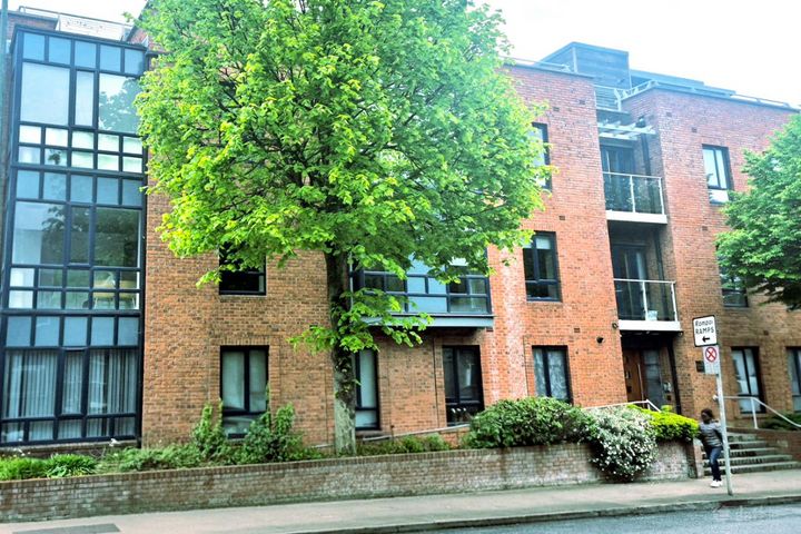 Apartment 14, Valencia House, North Circular Road, Dublin 7, D07V304