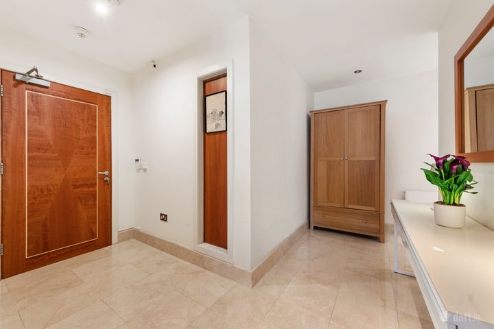Penthouse, 76 Castle Way, Golden Lane, Dublin 8, D08YN23 - Photo 3