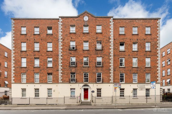 122 Custom Hall, Gardiner Street, Dublin 1, D01 WR23