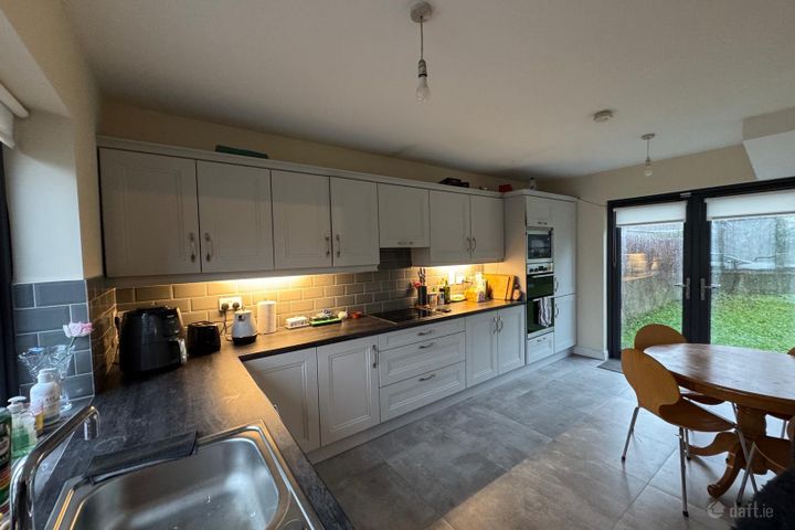 Double Room off Vernon Avenue & Clontarf Road, Clontarf, Dublin 3