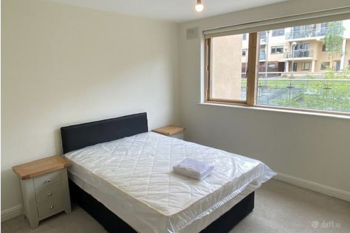 Shanowen Road , Dublin 9