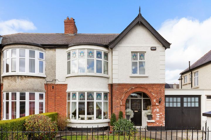 33 Saint Alban's Park, Sandymount, Dublin 4, D04Y2H6