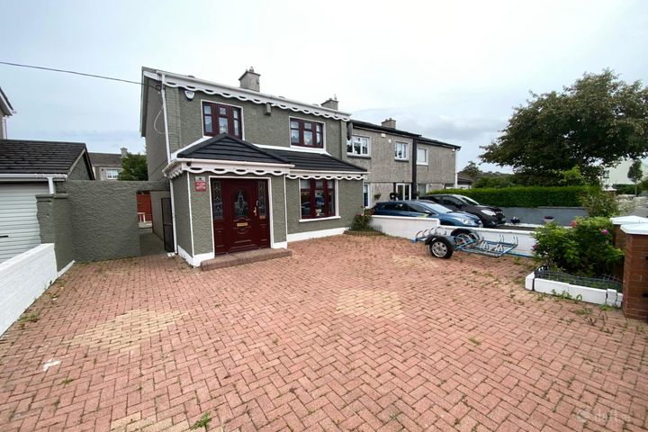 ROOM TO RENT – Dromcarra Avenue, Tallaght, Dublin 24 (Double Room)