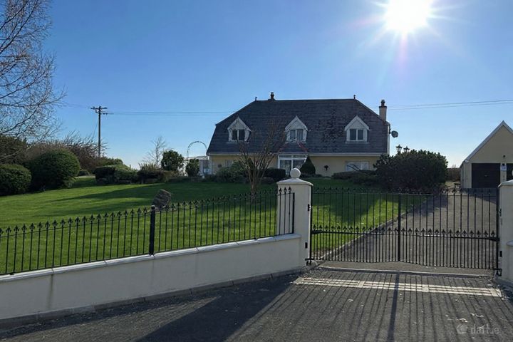 Suttonrath, Priests Road, Cahir, Co.Tipperary, E21HH67