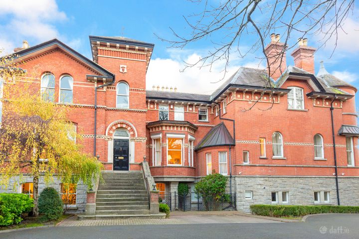 10 Raglan Court, Raglan Road, Dublin 4, D04FX24
