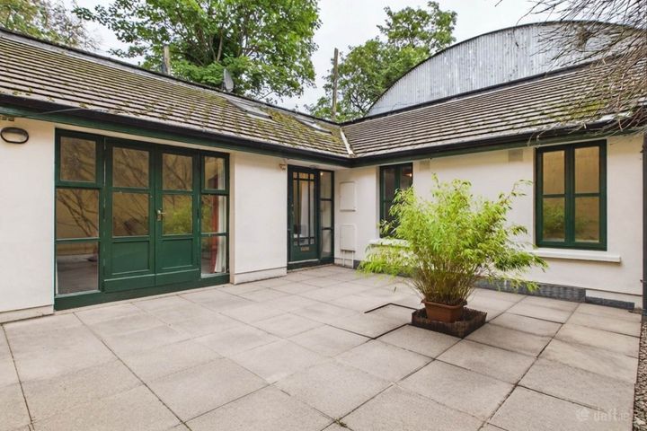 12 Cathedral Close, Tullow Street, Carlow, Co. Carlow, R93W263