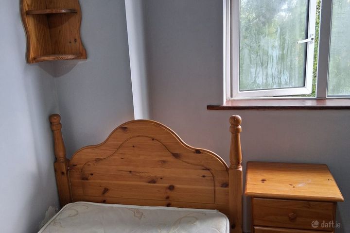 1 Leopardstown Abbey, Leopardstown, Dublin 18