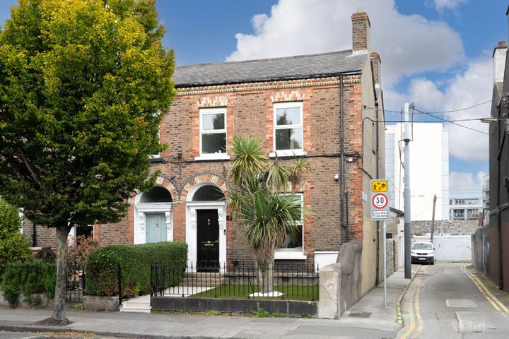 14 Grand Canal Street Upper, Ballsbridge, Dublin 4, Co. Dublin, D04K1W8