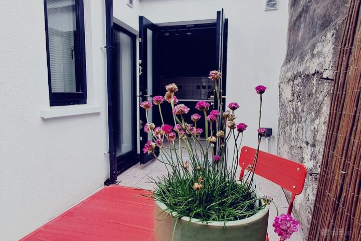 37 Eblana Villas, Grand Canal Dock, Dublin 2