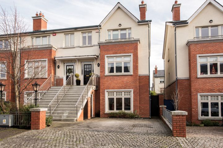 8 Farmleigh Park, Farmleigh Woods, Castleknock, Dublin