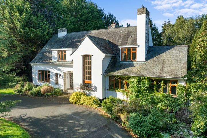 White Gables House, White Gables, Rathmichael, Dublin 18, D18P3C6