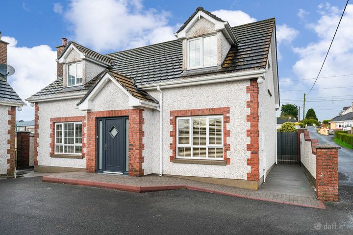 2 Rahardrum, Dublin Road, Virginia, Co Cavan, A82X439