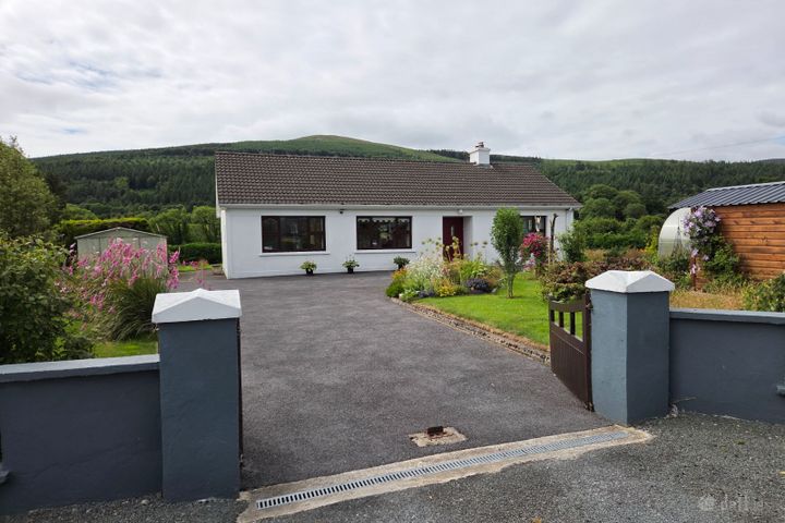 Toureen, Cahir, Bansha, Co. Tipperary, E21HP76