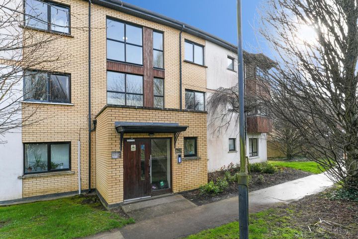 24 Blackthorn Hill Close, Rathcoole, Co. Dublin