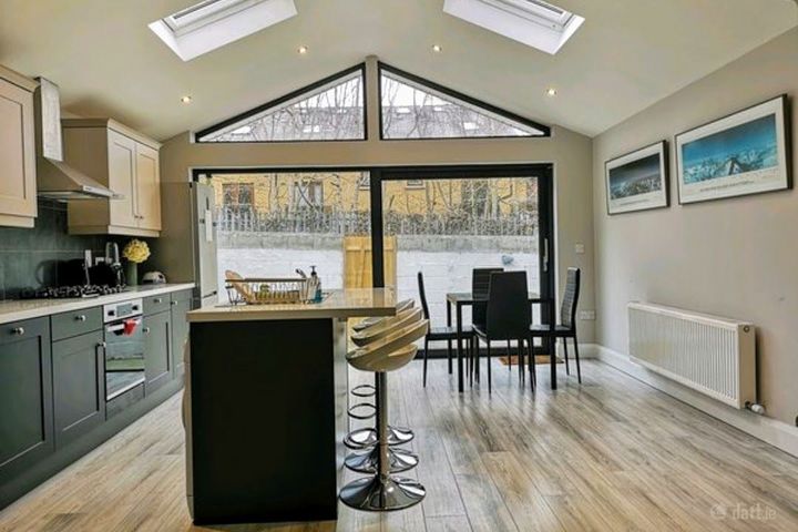 Saint Laurence Grove, Dublin 20, Chapelizod, Dublin 20