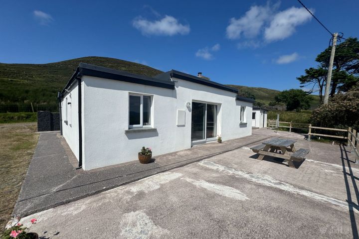 Mountain Escape, Coomastow, Aughatubrid, Cahersiveen, Co. Kerry, V23NX73