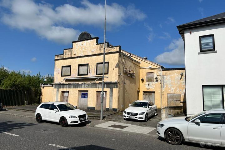 Clare Street, Ballyhaunis, Co. Mayo