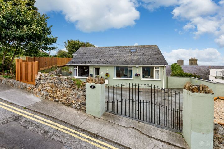 Sound View, Tuckett's Lane, Howth, Dublin 13, D13AX99