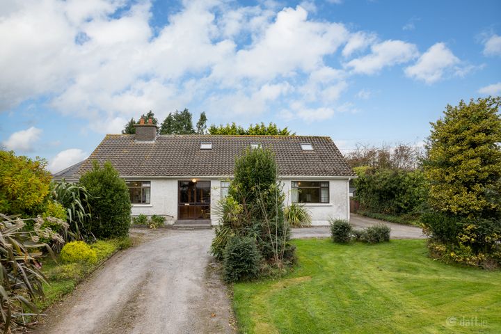 Clonroche, Clonroche Village, Co Wexford., Y21X750