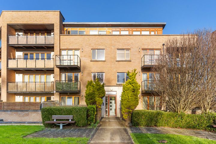 35 Belarmine Hall, Belarmine, Stepaside, Dublin 18, D18C9YA