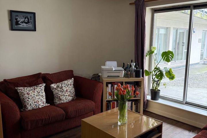 collins square, benbur street, Smithfield, Dublin 7