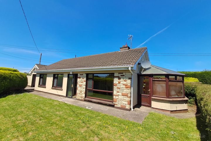 Carrignafoy Avenue, Carrignafoy, Cobh, Co. Cork, P24D544