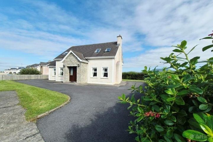 8 Drowes Court, Tullaghan, Tullaghan, Co. Leitrim, F91C7W5