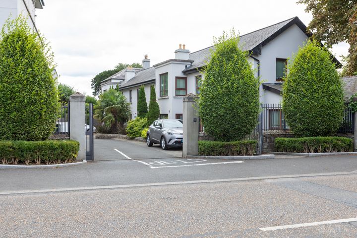 2 Aubreyville, Dublin Road, Shankill, Dublin 18, D18VK51 - Photo 3