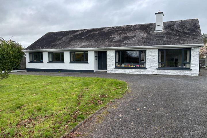 Elm Park, Syngefield, Birr, Co. Offaly, R42AY72