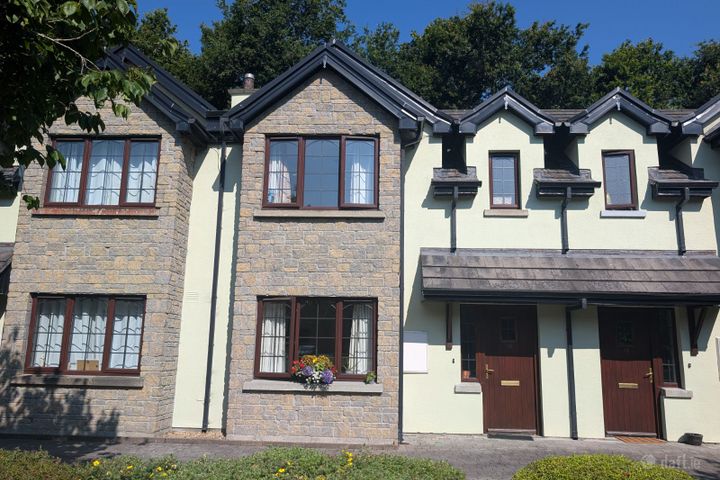 16 Mac Raghnaill Court, Lough Rinn, Gortletteragh, Co. Leitrim, N41FX03