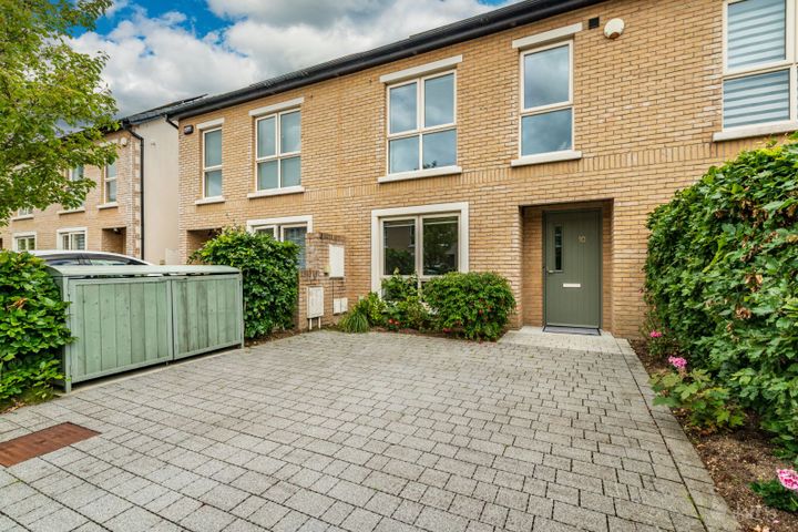 10 Oak Park Avenue, Oak Park, Naas, Co. Kildare, W91E5CT