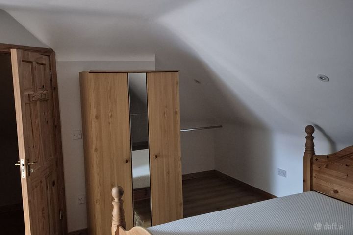 Ons-Steckie, 25 Shallee Drive, Cloughleigh, Ennis, Co. Clare