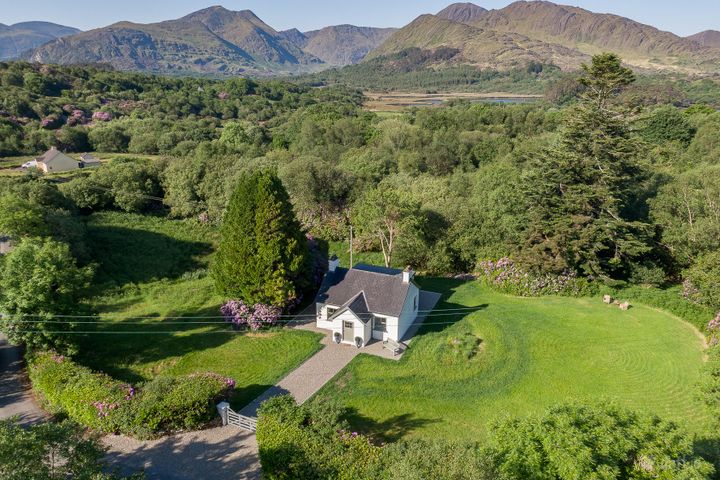Lauragh Cottage, Lauragh, Kenmare, Co. Kerry, V93P8P0
