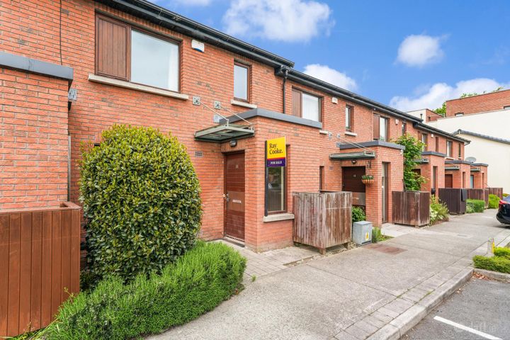 18 Castlegate Green, Adamstown, Co. Dublin