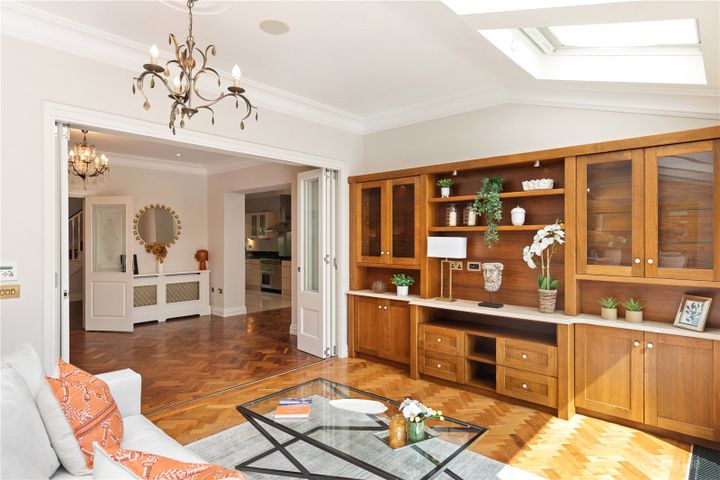 Camelot, 1 Ailesbury Way, Ailesbury Road, Dublin 4, D04X4E3