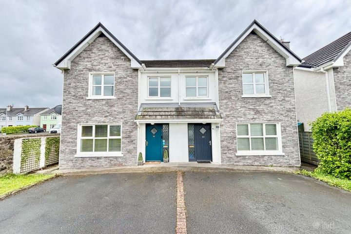 51 Danesfort Court, Danesfort Drive, Loughrea, Galway