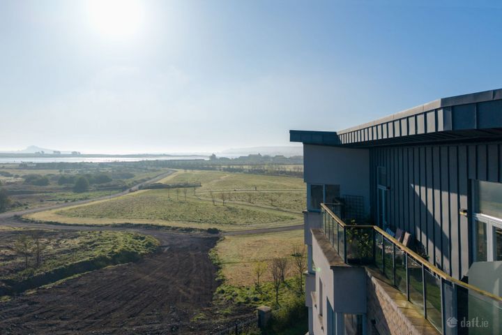 Penthouse Apartment, 90 Oak House, Silverbanks, Baldoyle, Dublin 13, D13H2YK