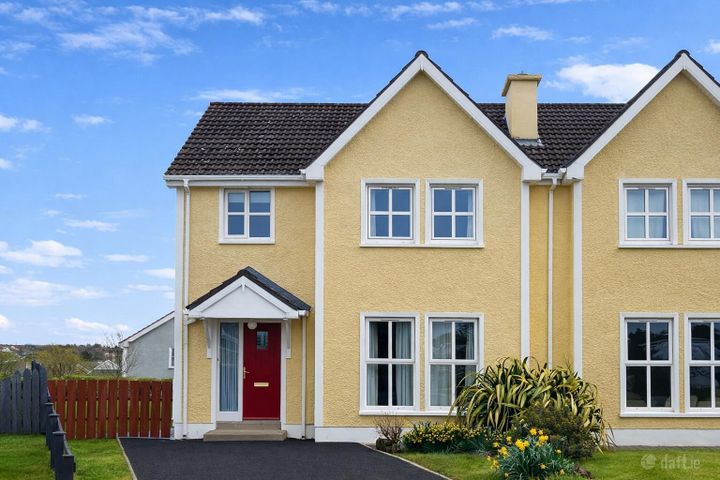 97 Foxhills, Letterkenny, Co. Donegal, F92VRC4