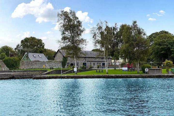 Lough Derg House, Dromineer, Nenagh, Co. Tipperary, E45K284