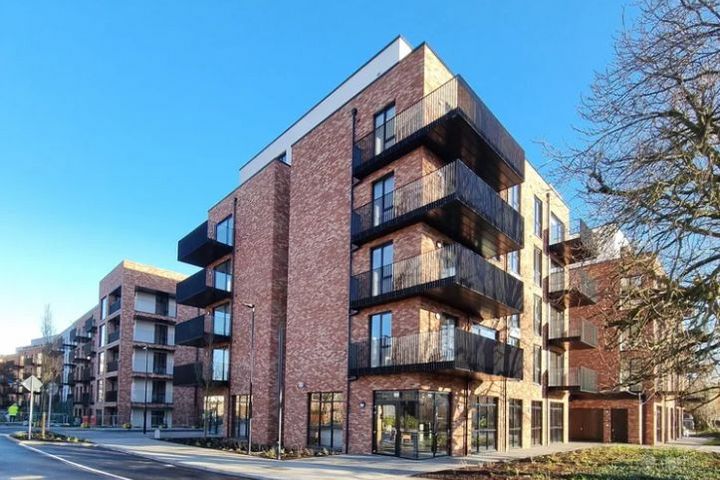 Two Oaks,Dublin 16, Knocklyon, Dublin 16