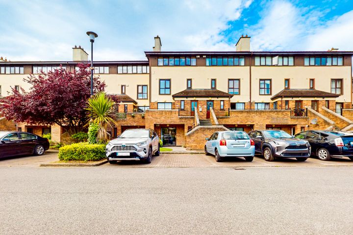 102 Gleann Na RÃ, D18E4XW