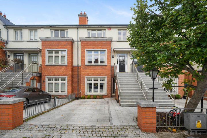 9 Farmleigh Park, Farmleigh Woods, Castleknock, Dublin 15, D15V0F2