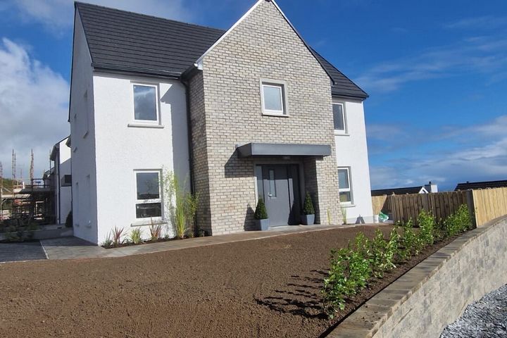 9 Lios an Chnoic, Carnamuggagh, Letterkenny, Co. Donegal