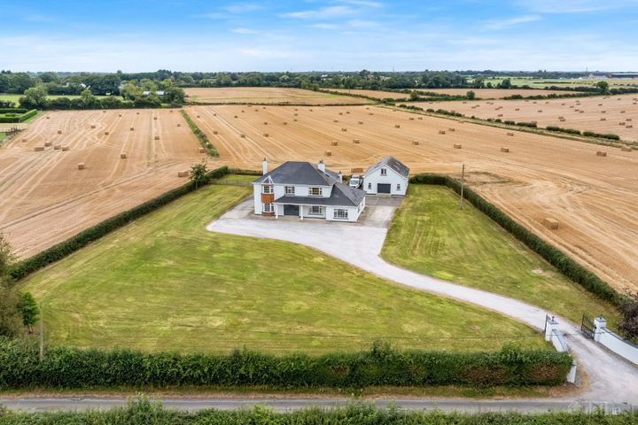 Fairyhouse Lodge, Mullinam Lane, Mullinam, Dublin 15, D15CP2V