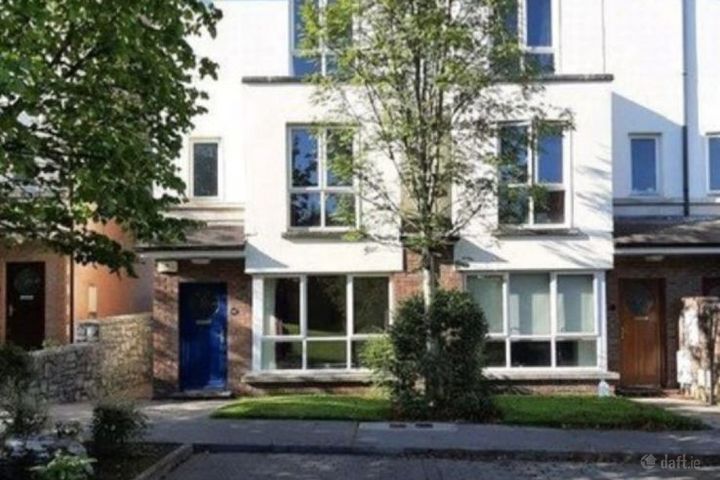 142 Rosan Glas, Rahoon, Co. Galway