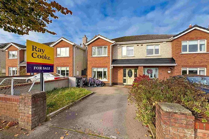 37 The Drive, Earls Court, Kill, Co. Kildare